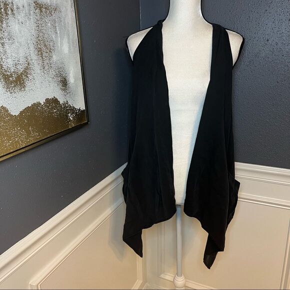 Lululemon Tranquility Sleeveless Wrap - Picture 5 of 13